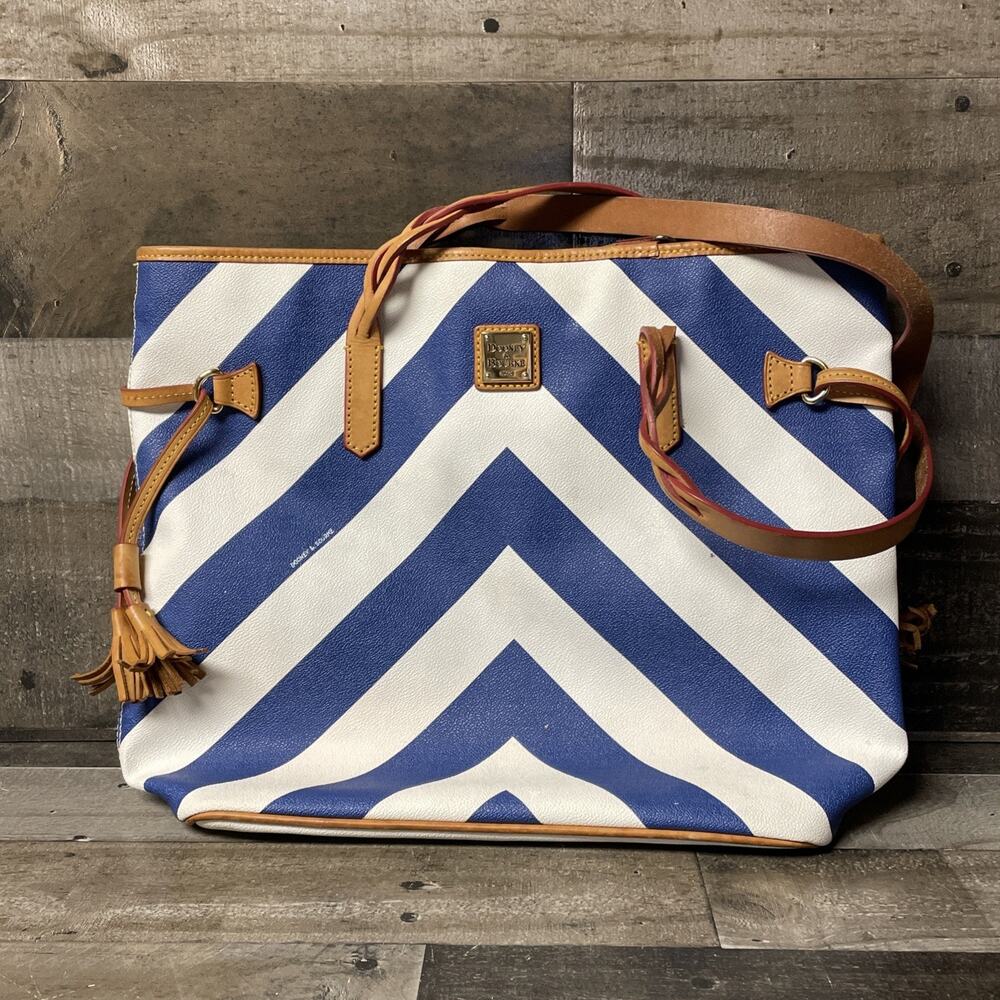 DOONEY & BOURKE Blue & White CHEVRON‎ TOTE